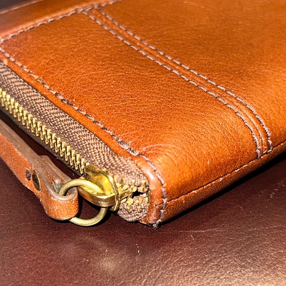 Fossil Leather Logan Zip Around Clutch - Picture 10 of 16